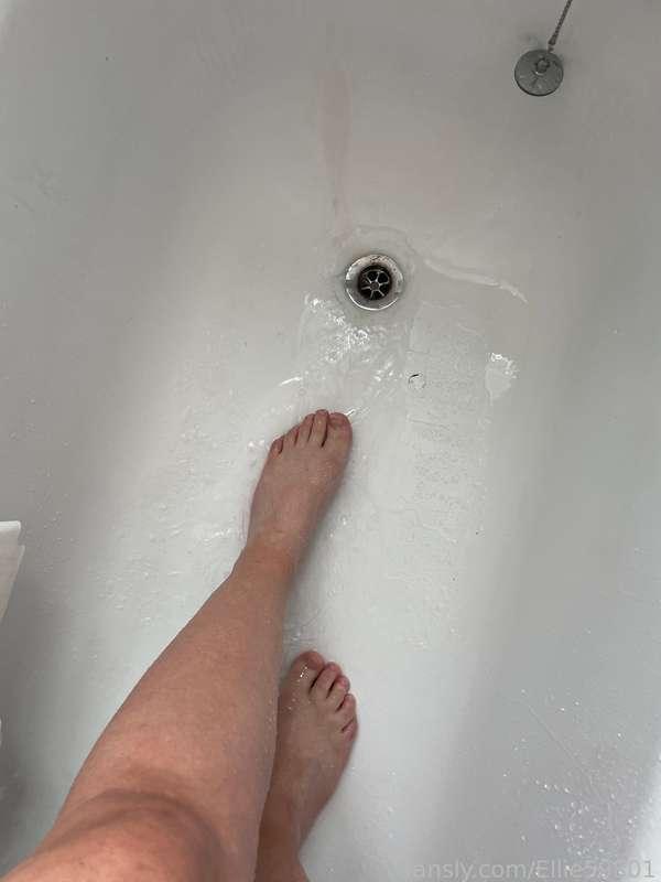 My wet feet in the shower &amp; my super wet soles 👣💦 #fyp #feet #footfetish #foot #fetish #soles #toes #legs #hot #sexy #horny #pawg #shower 