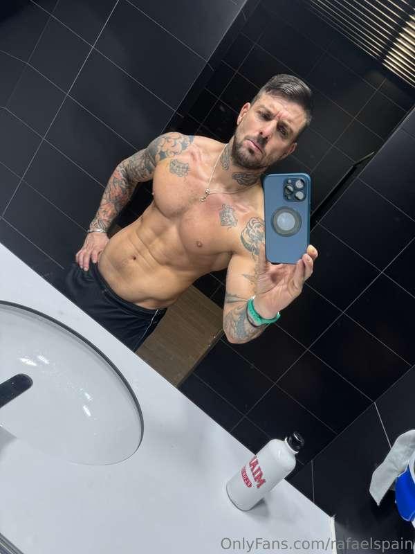 Te vienes a entrenar conmigo ?😝💪🏻