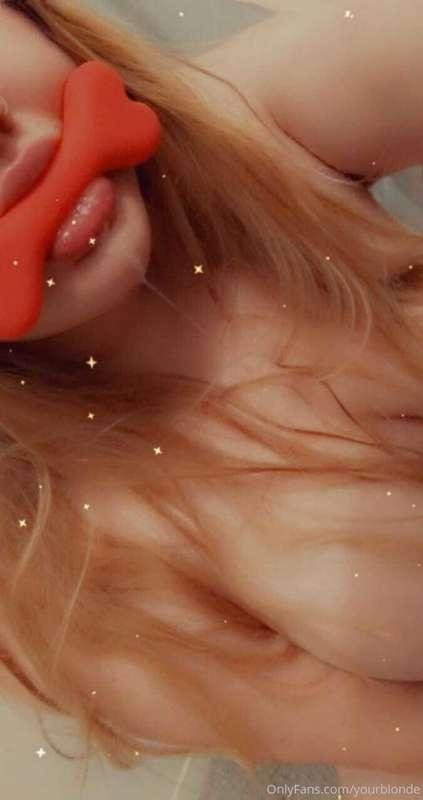 Little secret session in the Bathtub 🛁🧼❤️ Who’s ready for mo..