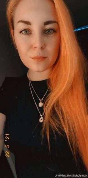 Free sub @babycroww
Hot ginger slut that will do anything to..
