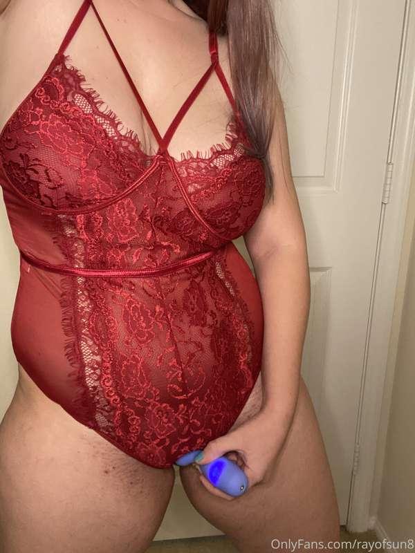 i made a new squirting video 😉 used my purple vibrator to he..