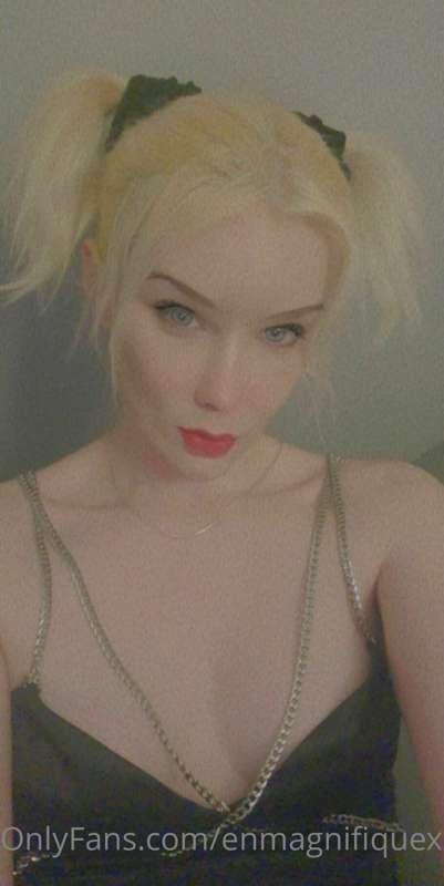 blue eyed demon 😈