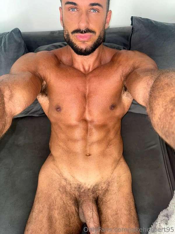 Still hungover from the weekend! But that doesn’t stop me be..