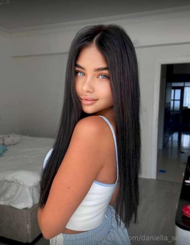 🔥😈 Fucking 19 year old @evavip loves to jump on cocks like c..