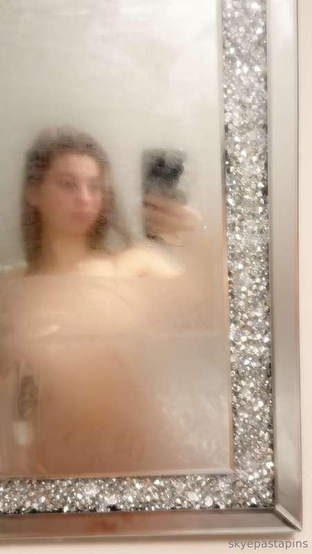 Fresh out the shower 😜