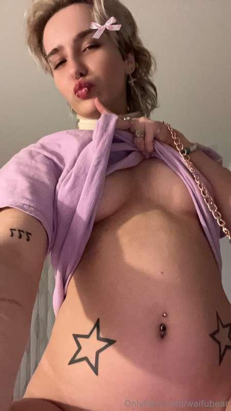 Kiss me first, then maybe I’ll let you go lower 😘