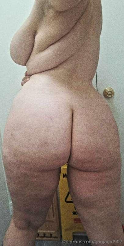 It's almost Friday 🥳 but this slut has no fun and all work p..
