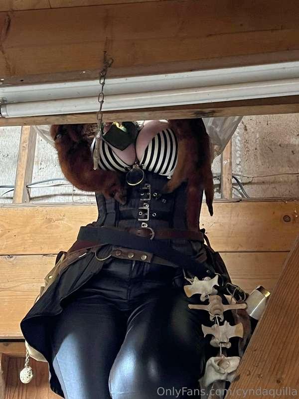 POV you walk into a shop at the renfaire and see this.