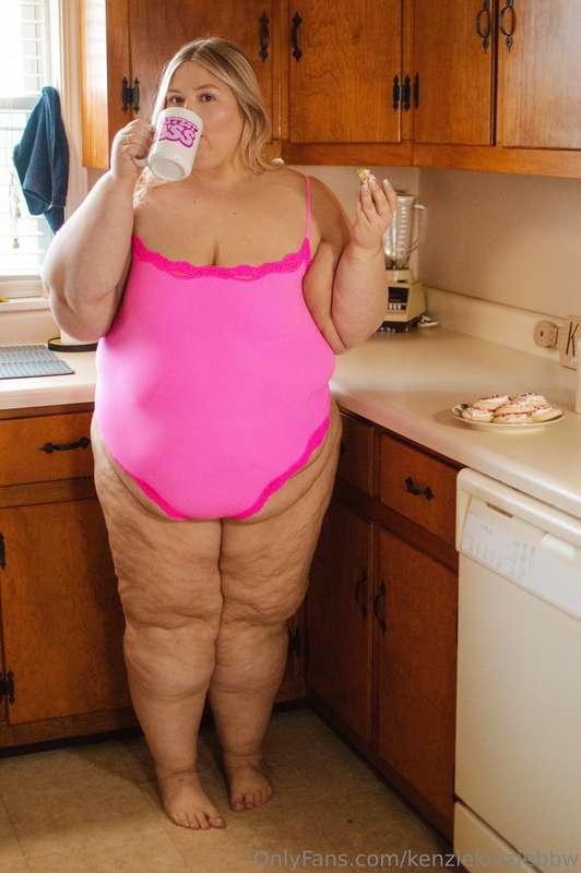 kenziekinziebbw image #1