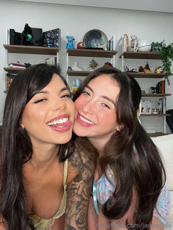 ✨✨SURPRISE✨✨ livestream tonight!!!! with my lovely angel @gv..