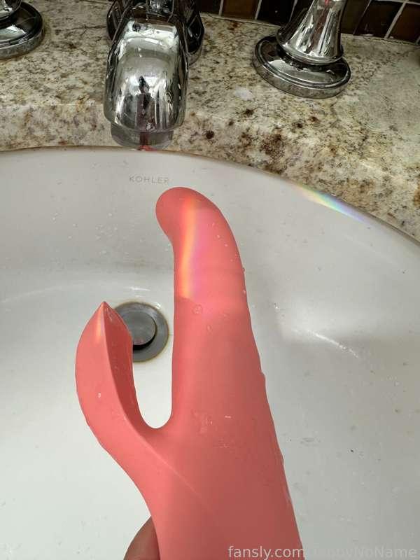 Happy first day of PRIDE MONTH!!! Even my new vibrator is celebrating! 🏳️‍🌈🏳️‍⚧️
