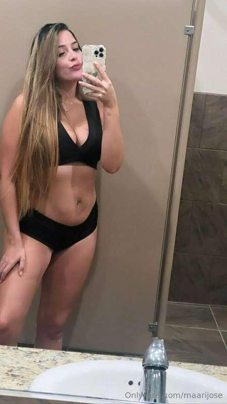 I want you here licking every inch of my body 😈