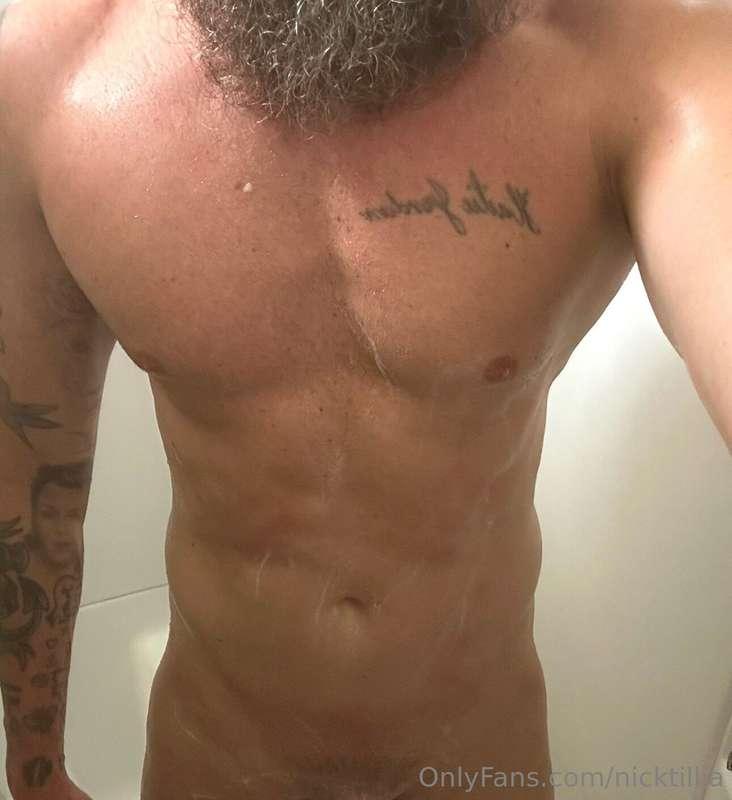 See the uncropped version at @nicktilliavip 💦