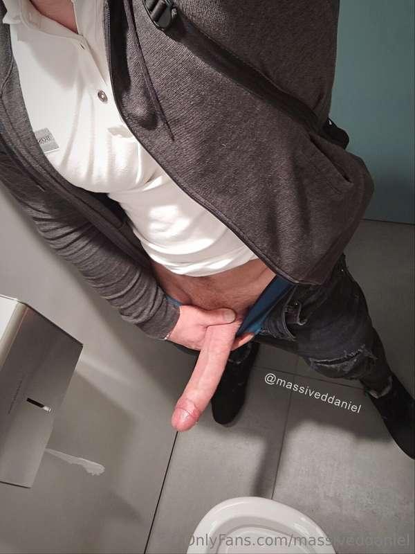 Random boner at the uni 🍆