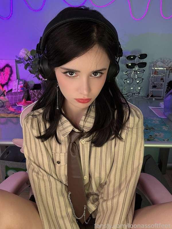 loonassoftfeet image #1