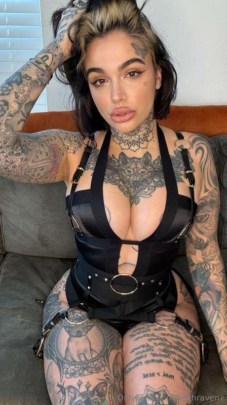 Can I help start your day off on a good note babe? 👀
