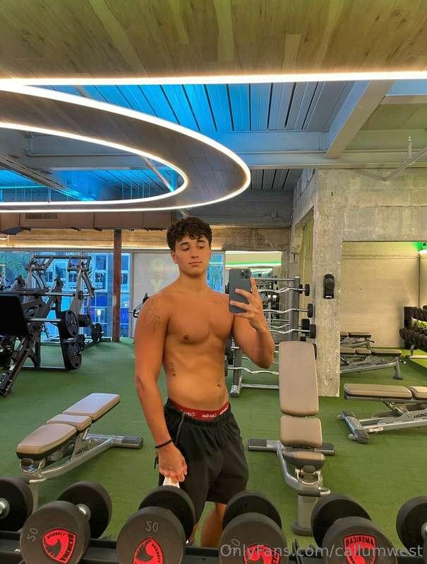 Work out with me ? 😈