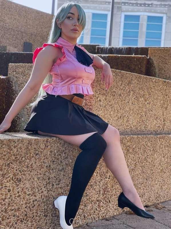 Daydreamin about my next cosplay outfit 🤔 any ideas?