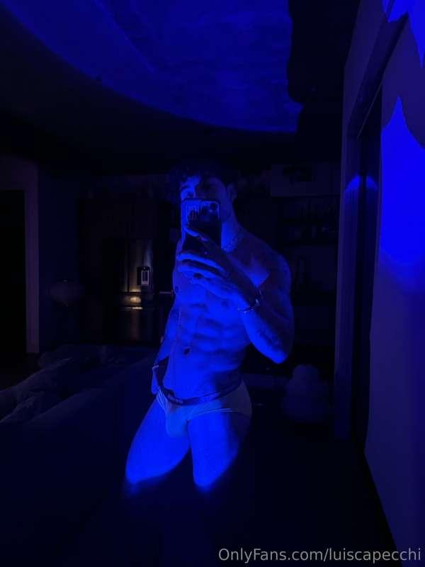 SURPRISE LIVE TONIGHT🥵 11 pm est/8 pm pst giving you guys an..