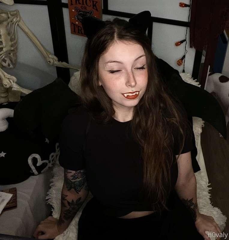 I was a cute bat for halloween, what do you guys think? :3 m..