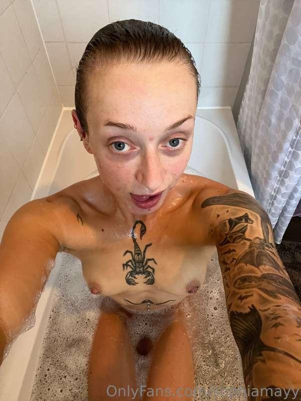 little egg head in the bath 🛀 

there’s room behind me if yo..