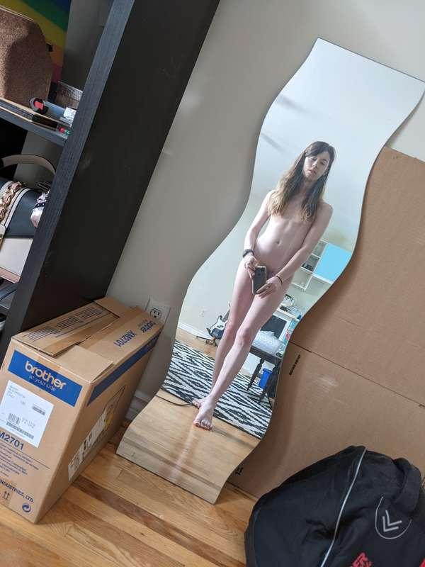 Some mirror photos from my living room 💕