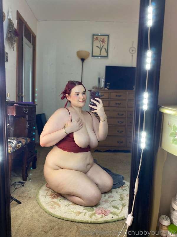 My belly looks so cute on my lap don’t you agree?