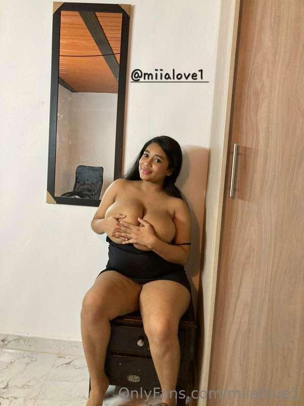 Tell meee would you suck on them? Or maybe do somthing else?..