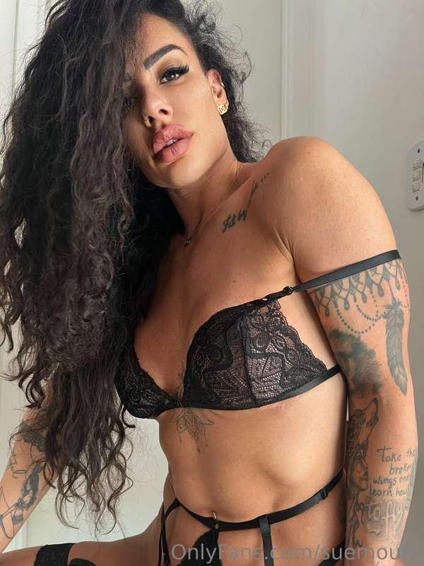 New pics and videos coming soon, babe 💋😏🔥 Happy Friday