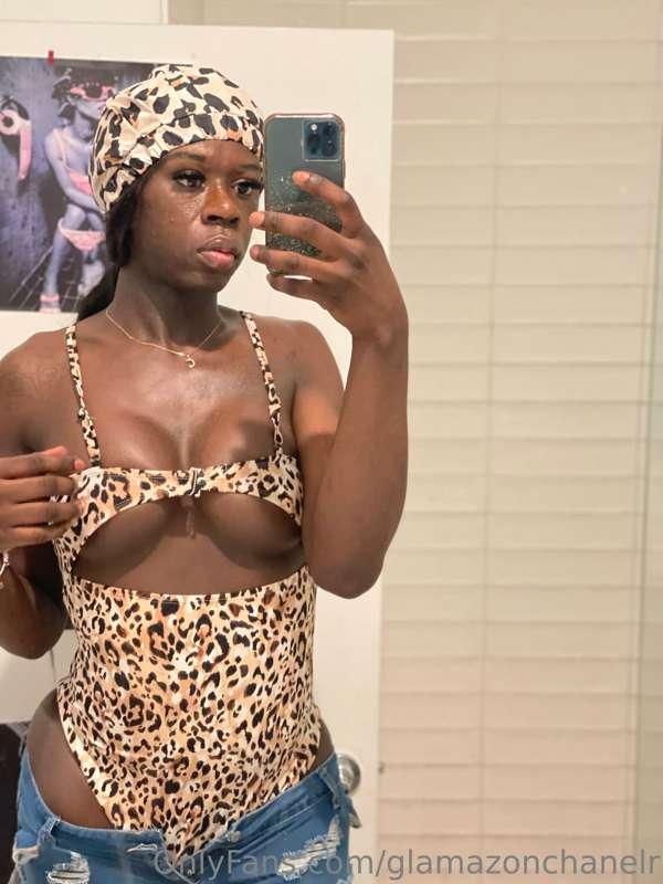 do you like my outfit today daddy 🤗?