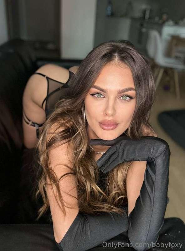💖Look at my sexy friend,she is very naughty💖                ..