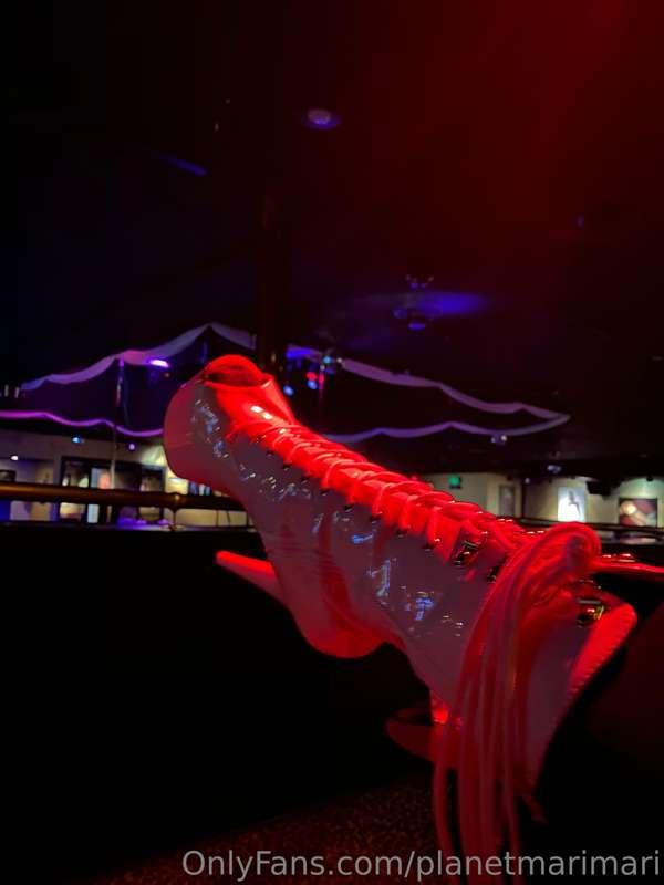 selling these shoes if any of my freaky foot subs want them ..