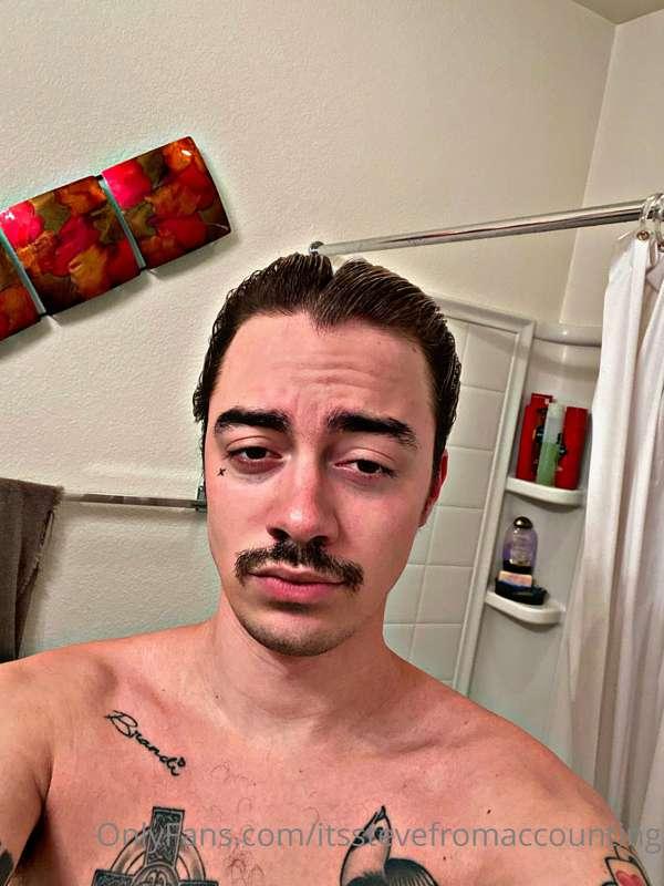 One week till my birthday! Who’s gonna spoil me? 🥳