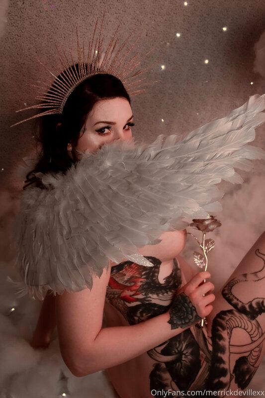 Some naked, dirty extras from my Valentines angels photoshoo..