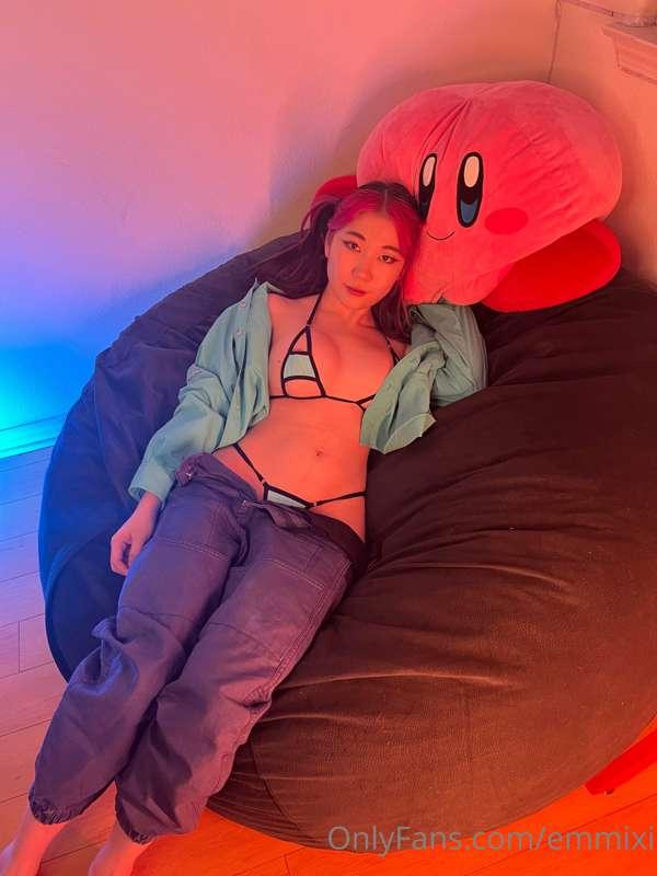 Waiting for someone to play Diablo with 😇