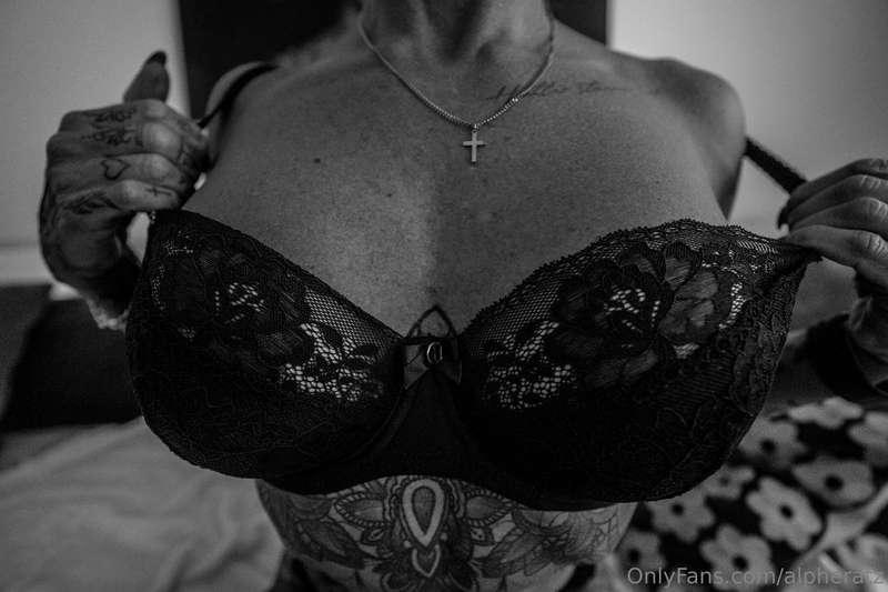 Ännu en bild från fredagens photoshoot med @alphaproduction ..