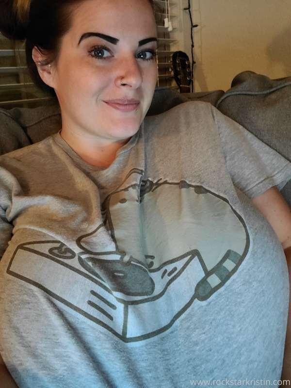 I've got a kitty on my tittiessssssss