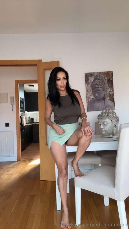 Legs open, weekend plans closed 😈