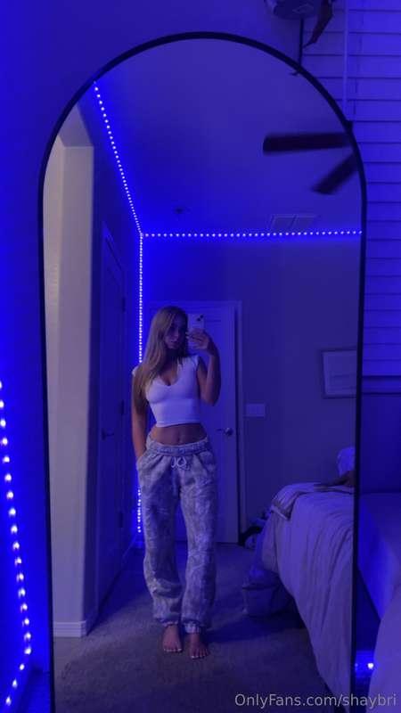 LIVE TONIGHT! I am going live on here at 8pm MST! Come have ..