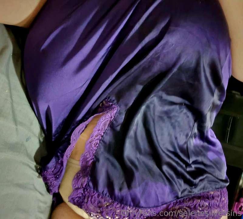 Cursed with huge mommy milkers that won't stop leaking 🥵 vid..