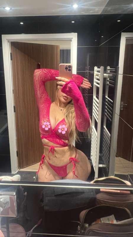 Do you like me in pink 😇