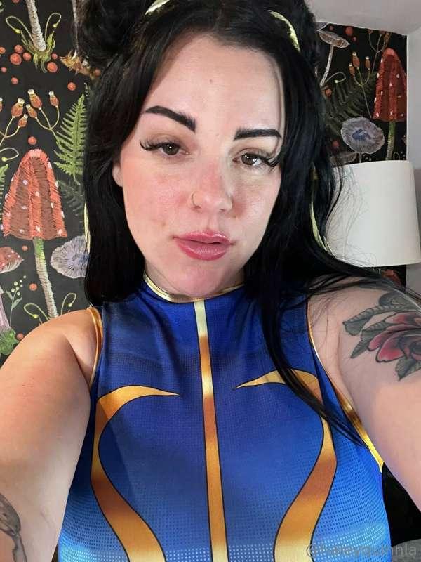 ### WOULD YOU RIP OFF MY COSTUME?😈
feeling sooo horny and we..