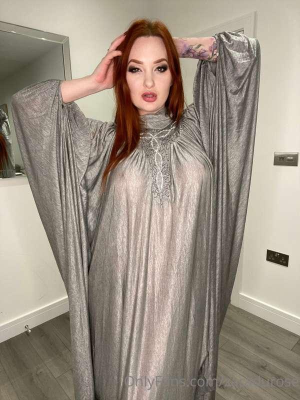 ⛓⛓⛓⛓⛓ Like this Gown?