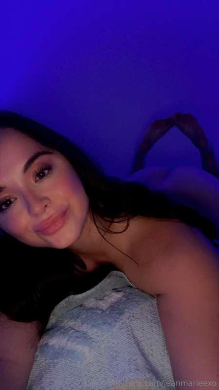 Who’s up? Dm me😊
