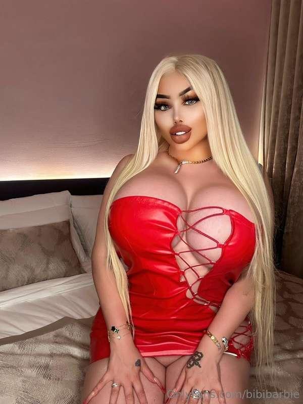 Making every outfit look Barbie-approved 🧵✨