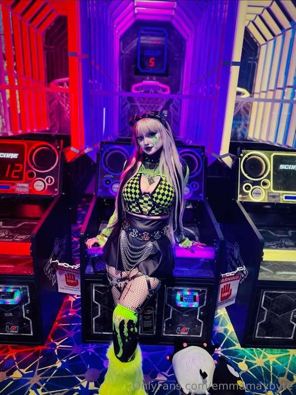 emmamaybyte image #3