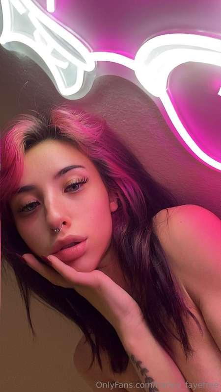 Hi guysss, so I’m thinking about changing my livestream to F..