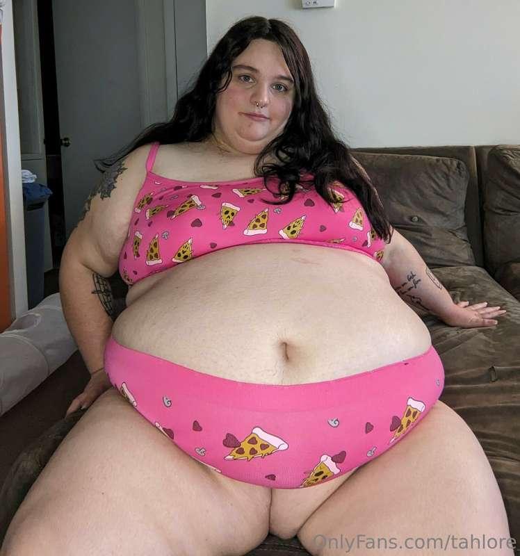 In my second picture, you'd never know my panties were on 😂 ..