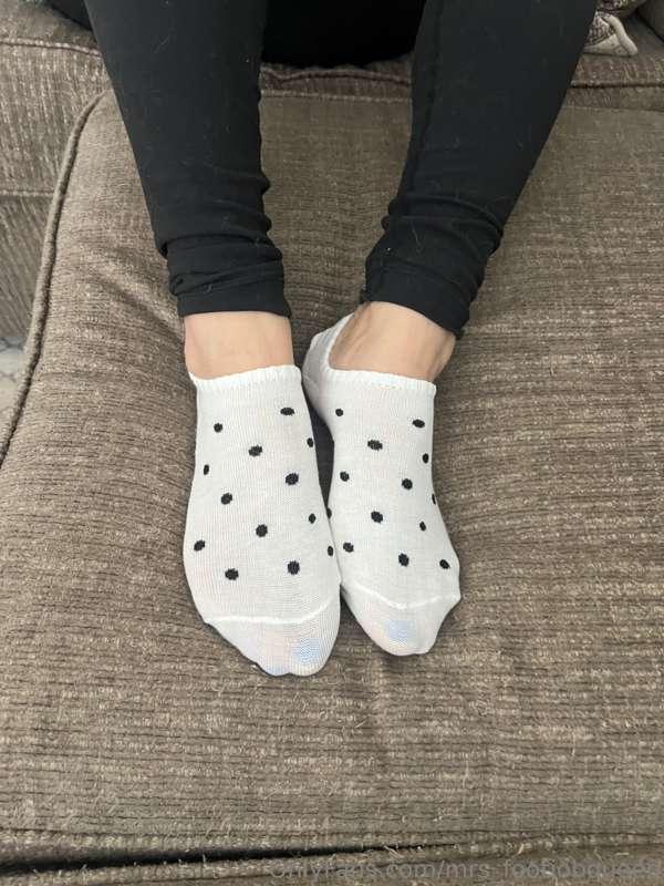 mrs_footjobqueen image #3