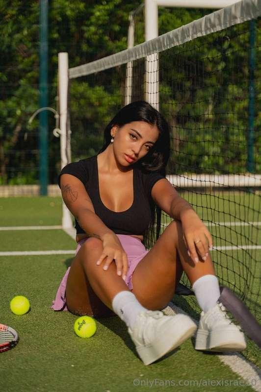 I might just teach you more than tennis today… Ready to play..